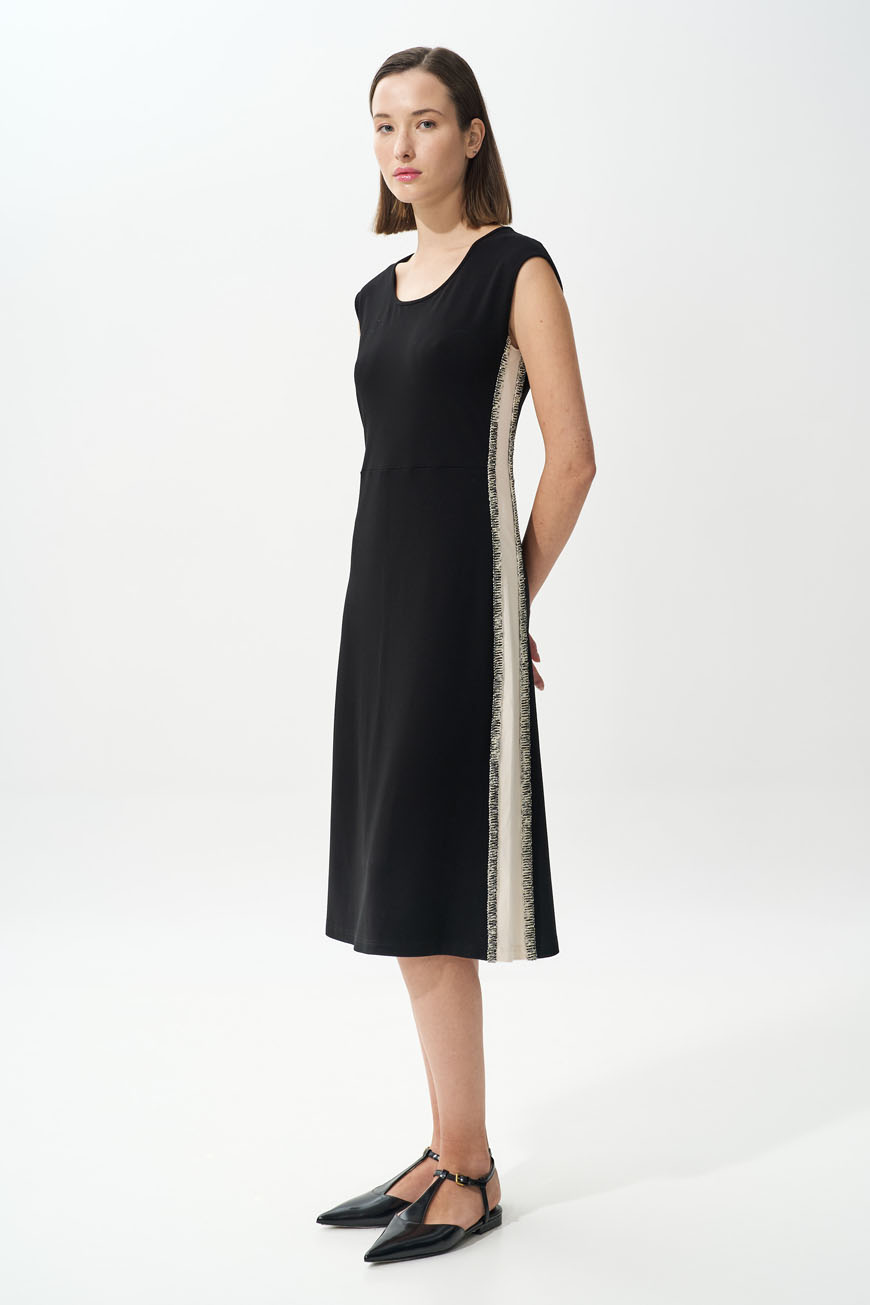 Φόρεμα με αντιθέσεις στο πλάι (1)