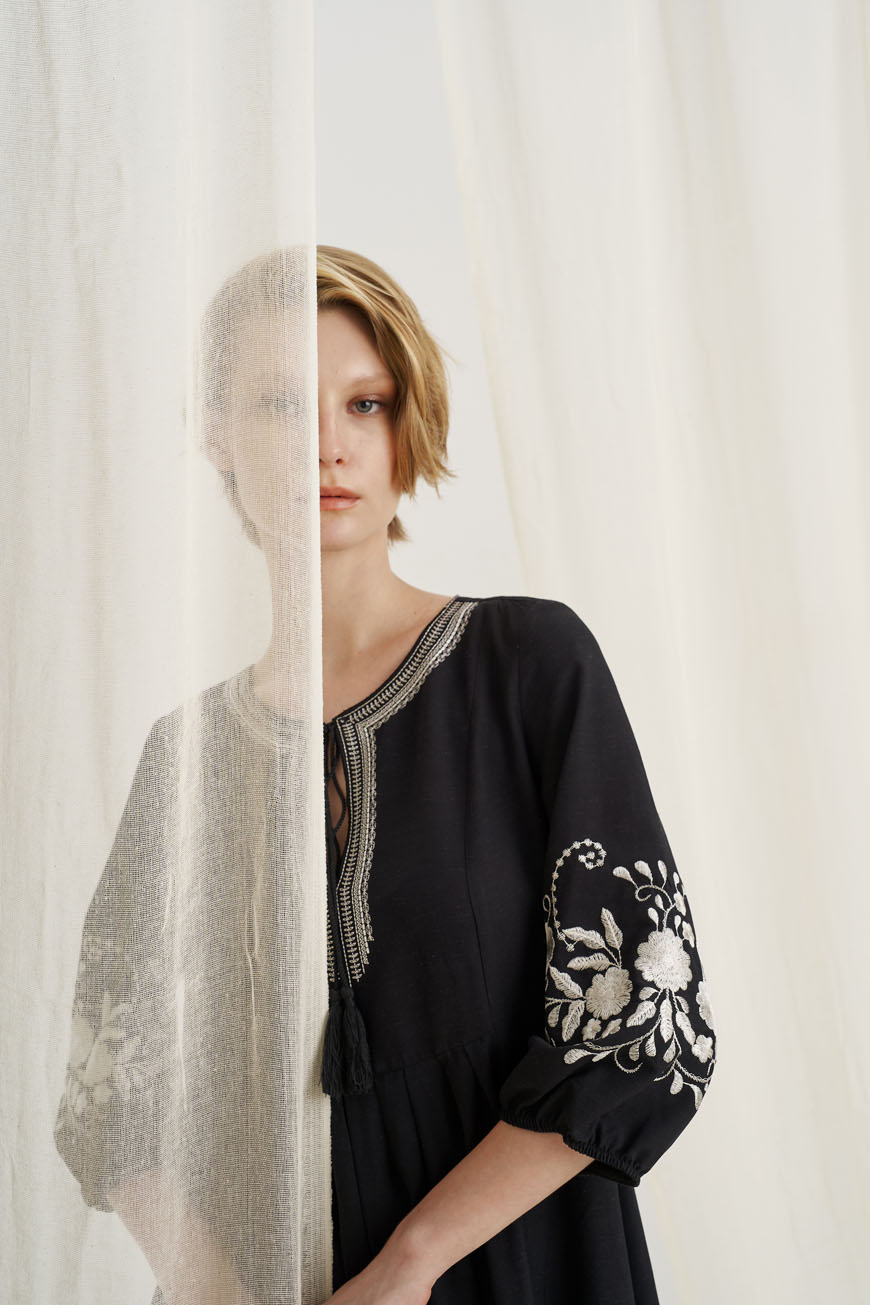 12522 Φόρεμα κεντήματα με μείγμα λινού (2)