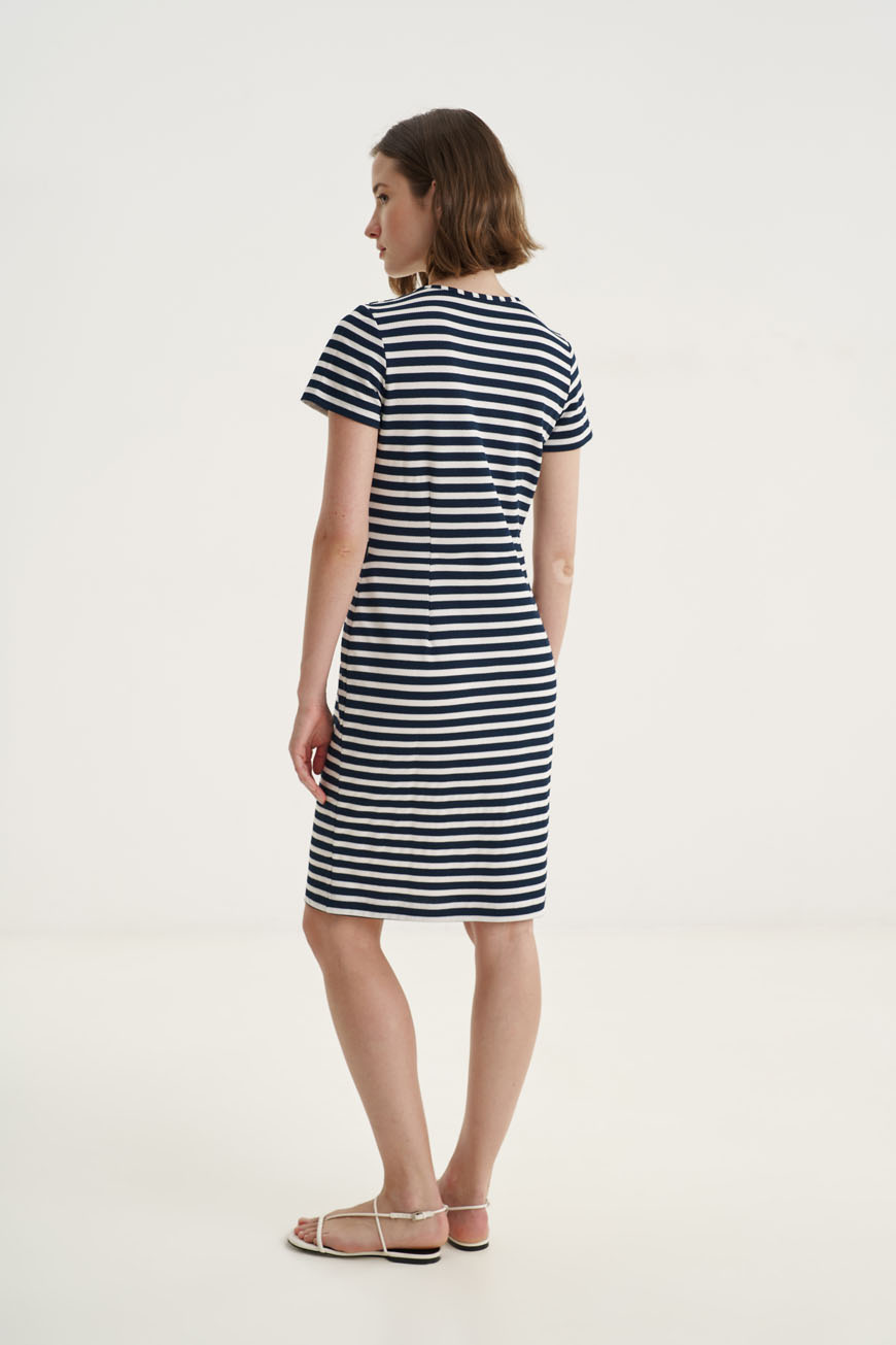 12532 Φόρεμα navy με πατ (4)