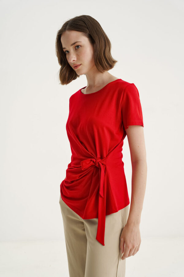 Μπλούζα με δέσιμο στο πλάι