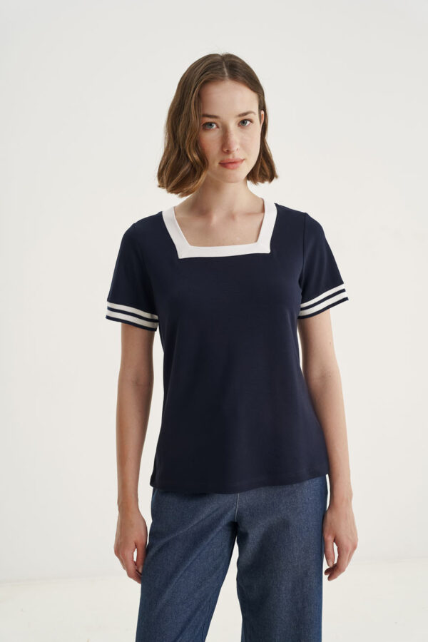 Μπλούζα contrast με τετράγωνη λαιμουδιά