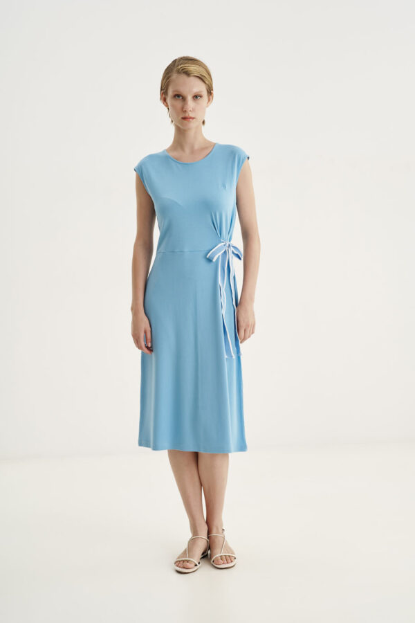 Φόρεμα wrap με δέσιμο