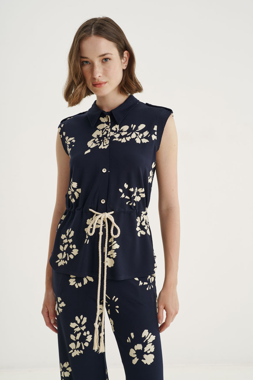 12577 Αμάνικη ζακέτα flower print (1)