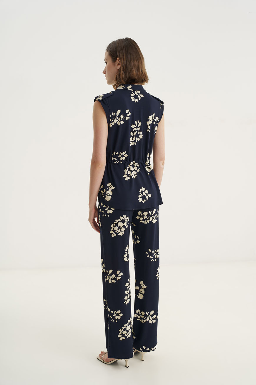 12577 Αμάνικη ζακέτα flower print (4)