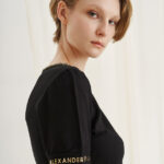 12664 Μπλούζα με αλυσίδα και logo (3)