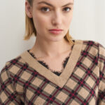 12730 Μπλούζα Ve tartan με δαντέλα (1)