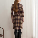 12733 Φόρεμα tartan ζακάρ με τόκα (5)