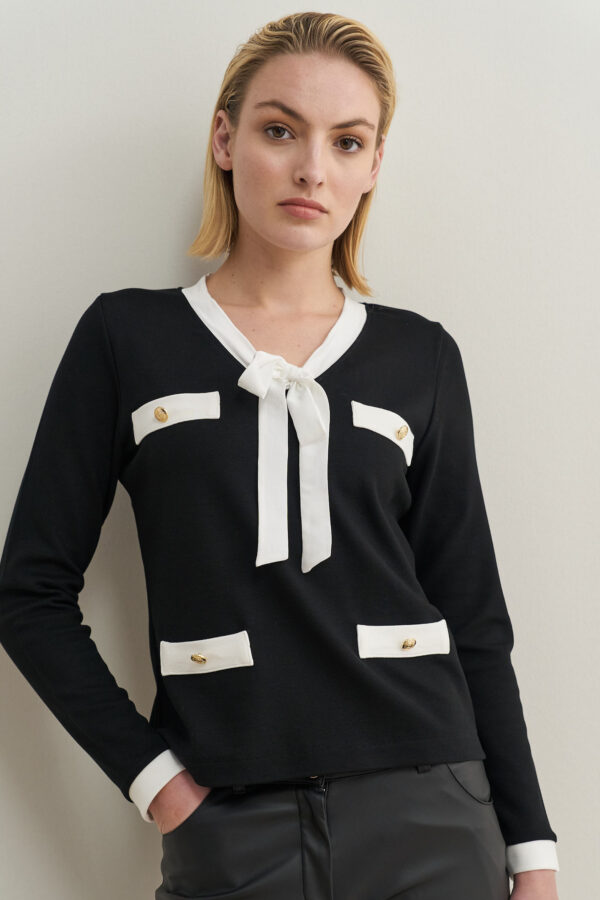 Μπλούζα με αντιθέσεις και πατ