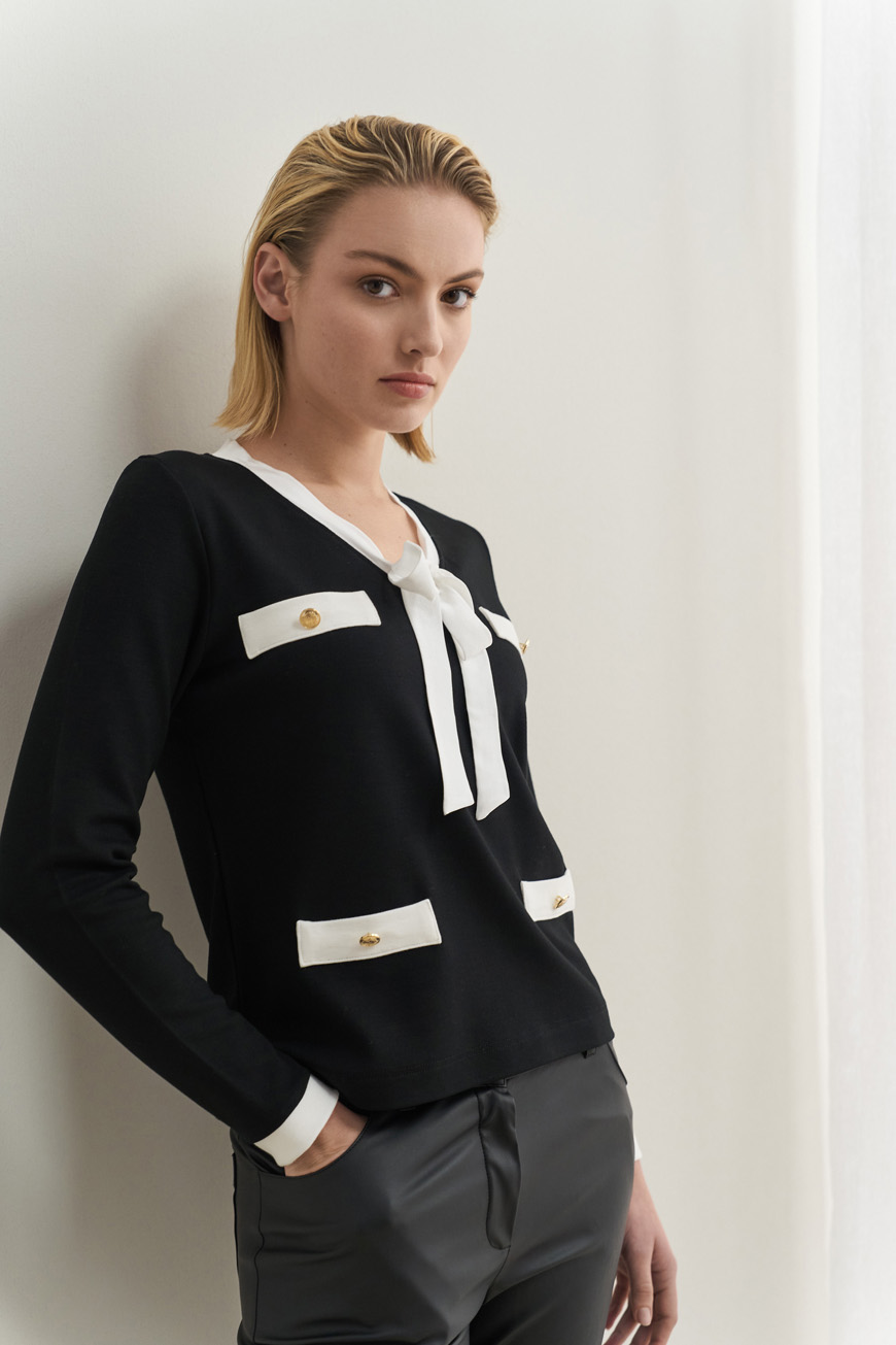 12781 Μπλούζα με αντιθέσεις και πατ (2)