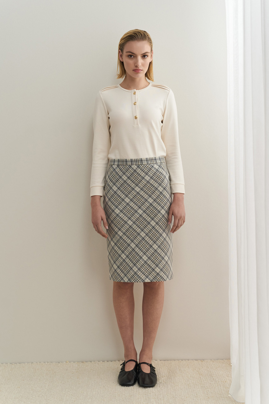 12786 ΜΠΛΟΥΖΑ ΜΕ ΠΙΕΤΑΚΙΑ ΣΤΟΝ ΩΜΟ (2)