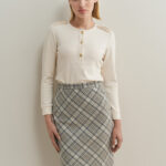 12786 ΜΠΛΟΥΖΑ ΜΕ ΠΙΕΤΑΚΙΑ ΣΤΟΝ ΩΜΟ (4)