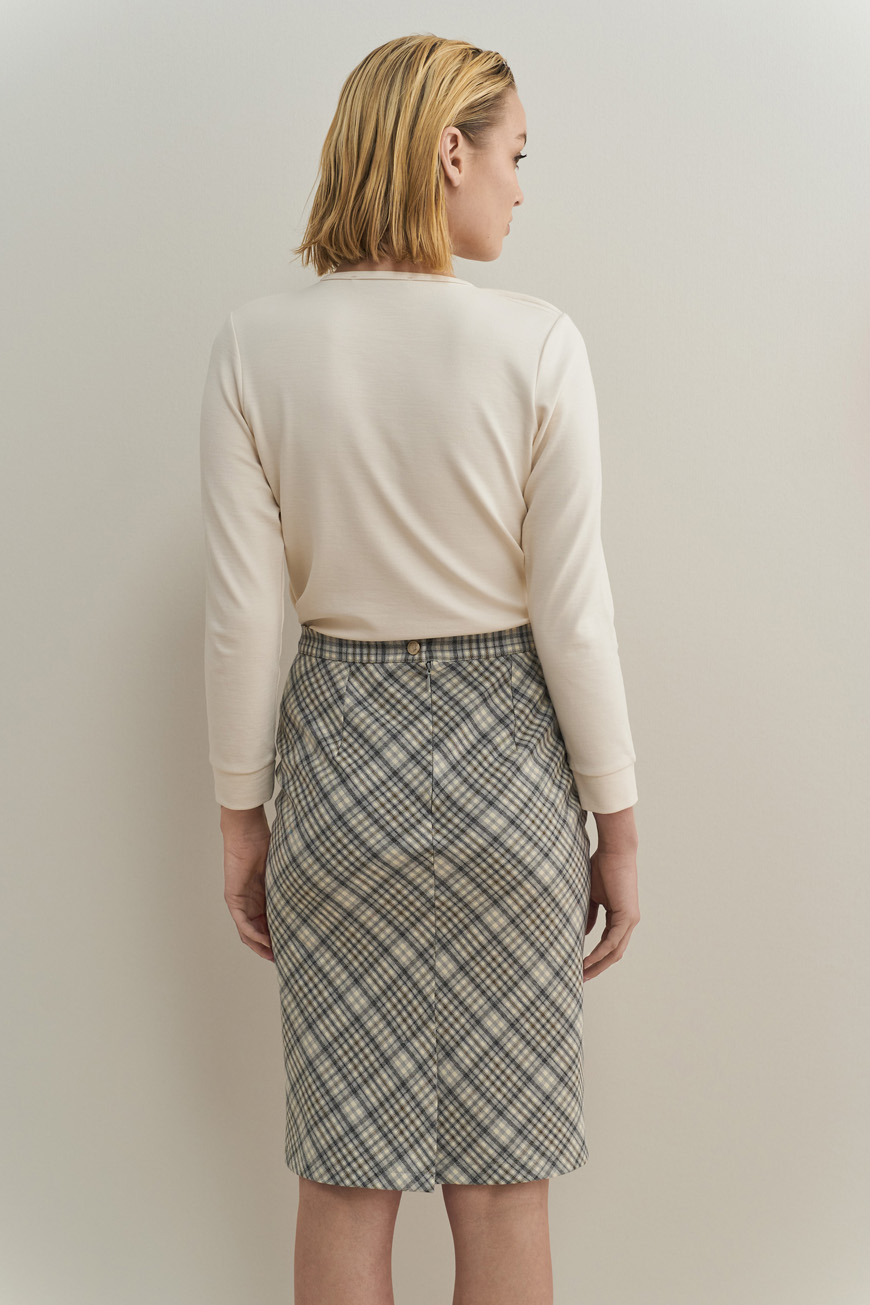 12786 ΜΠΛΟΥΖΑ ΜΕ ΠΙΕΤΑΚΙΑ ΣΤΟΝ ΩΜΟ (5)