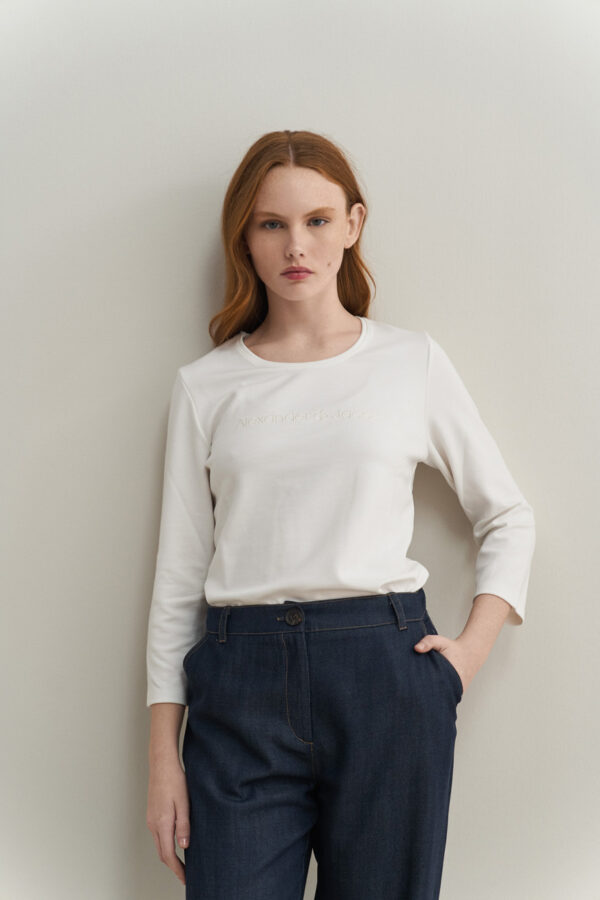 Μπλούζα με logo κέντημα