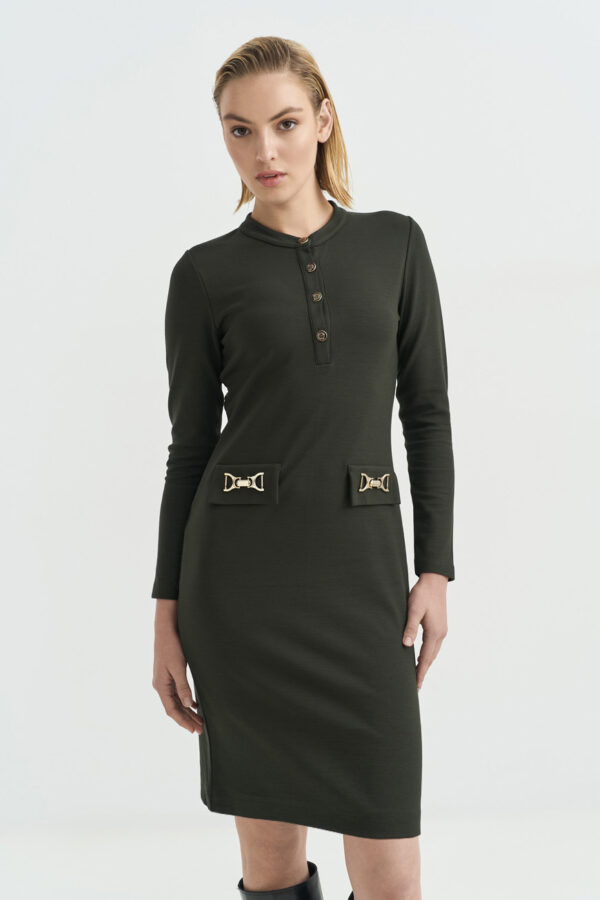 Φόρεμα με πατ και κουμπιά