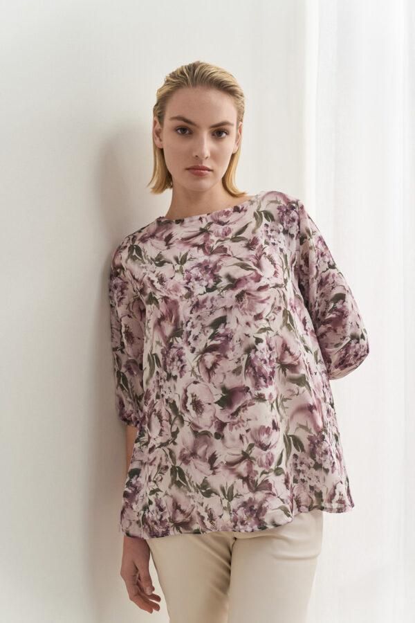 Εμπριμέ τοπ σε χαλαρή γραμμή