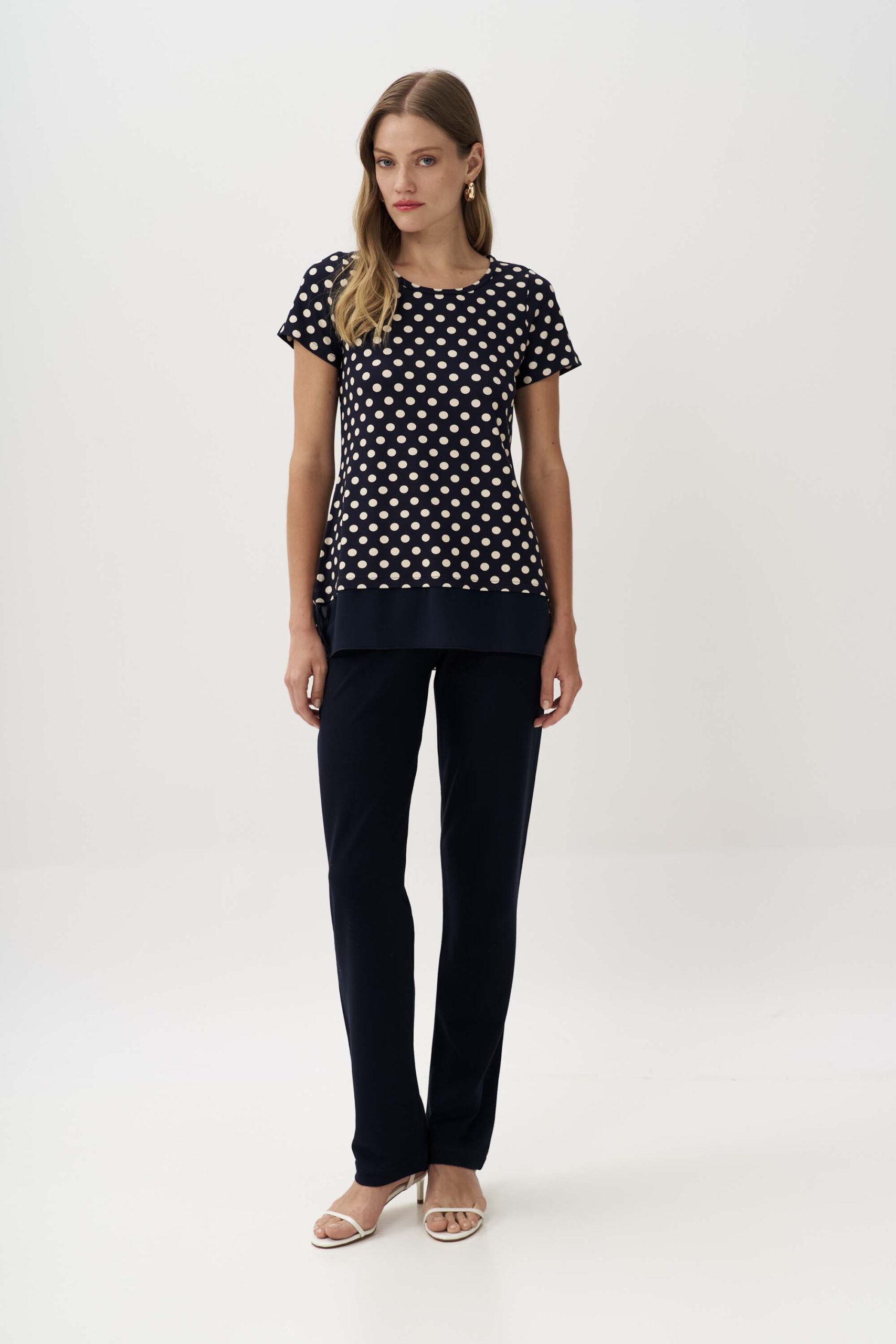 12921 Άνετη μπλούζα με τελείωμα μουσελίνα (1)