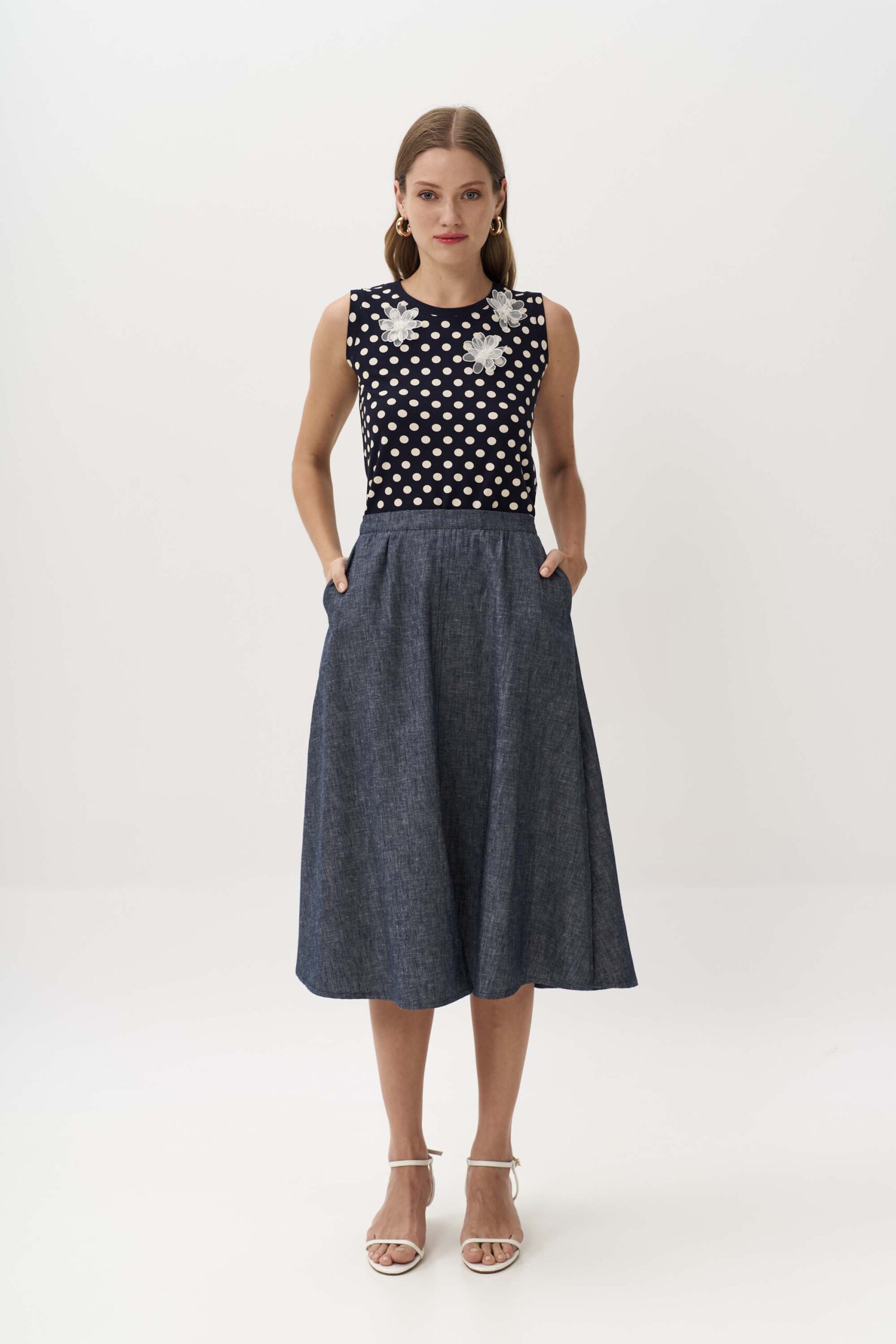 12922 Αμάνικο πουά τοπ με μοτίφ (4)