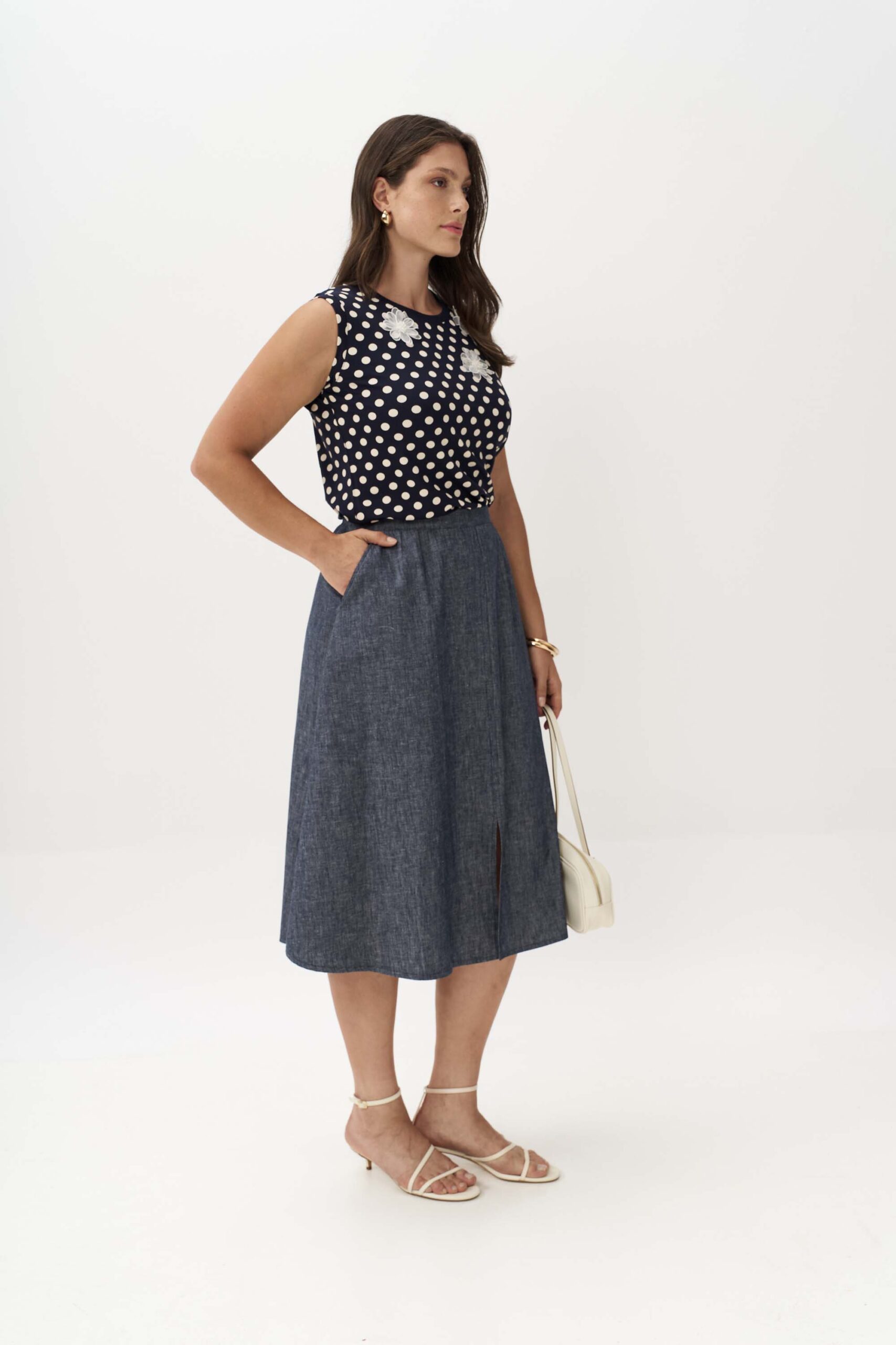 12922 Αμάνικο πουά τοπ με μοτίφ (6)