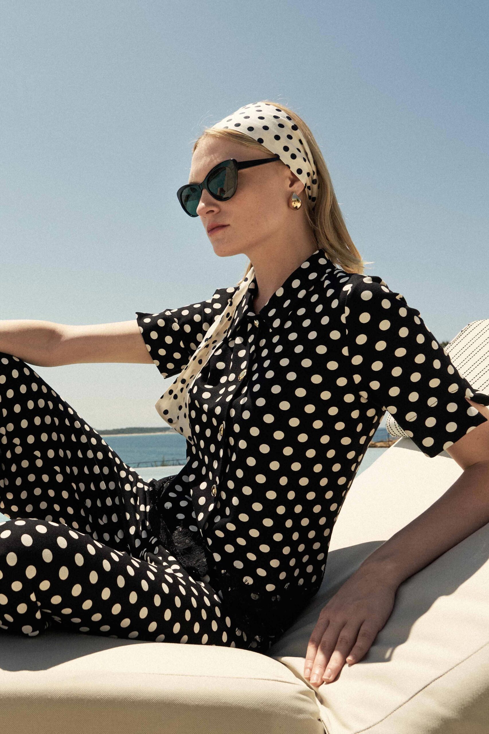 12926 Ζακέτα πουά με δαντέλα τελείωμα (2)