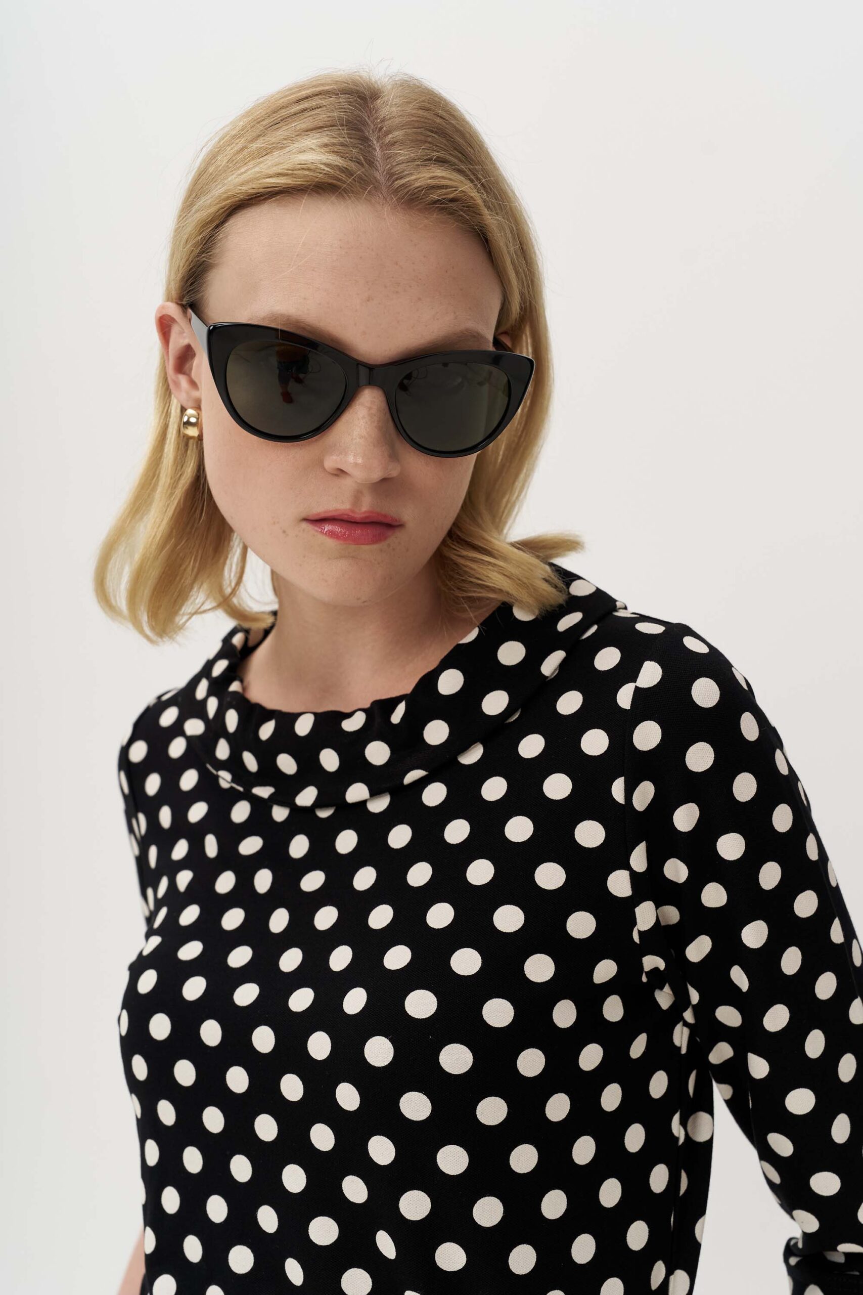 12931 Μπλούζα πουά με γιακά jackie (6)