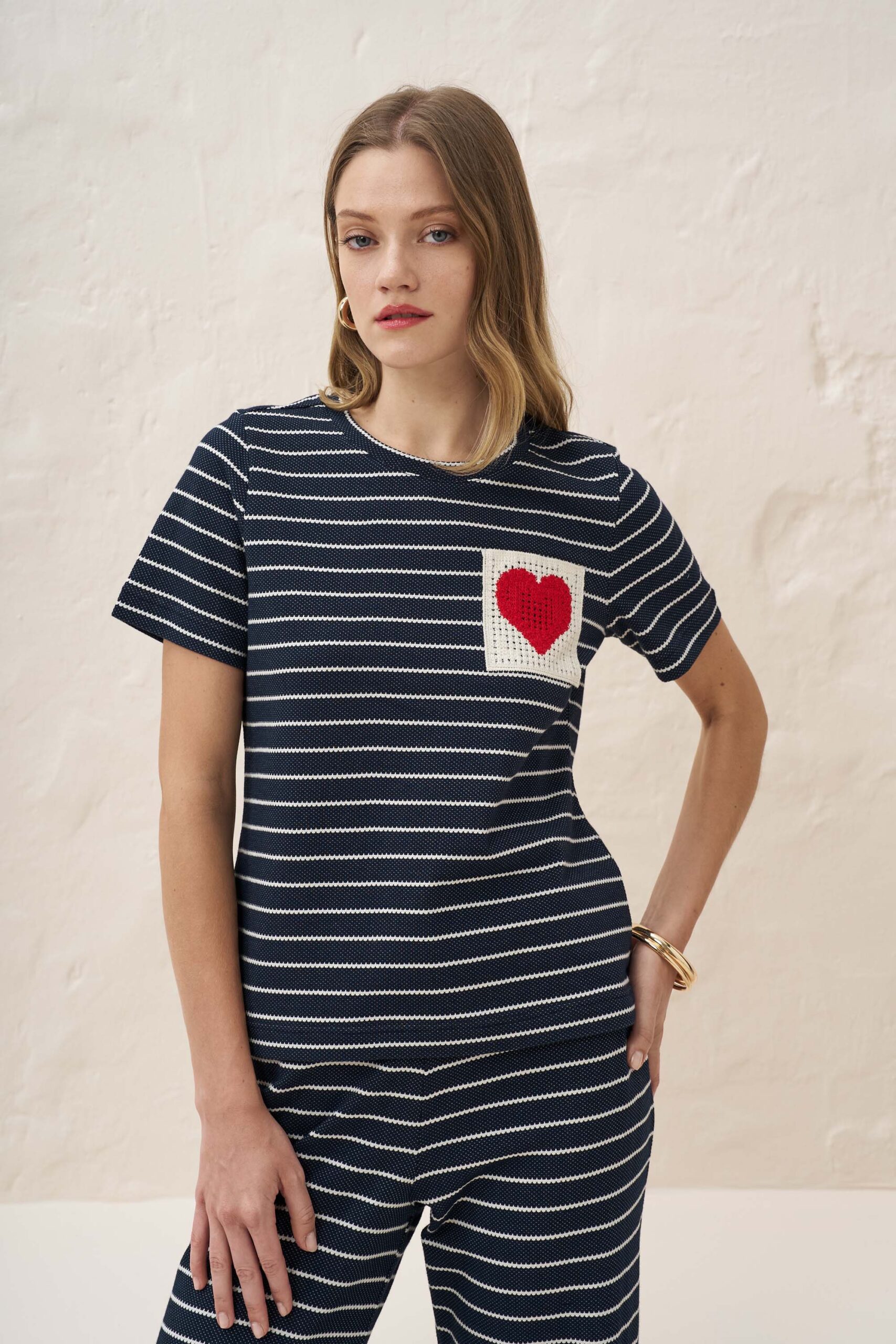 12934 Μπλούζα candy ριγέ με μοτίφ heart (4)