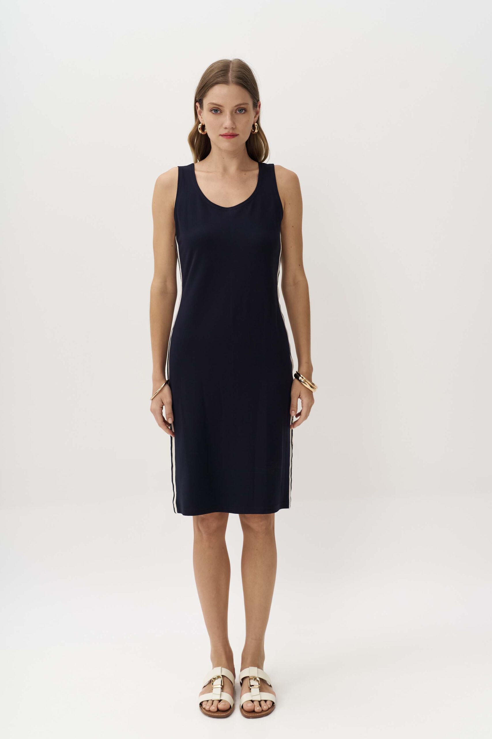 12968 Φόρεμα αμάνικο με τρίχρωμο ριπ (3)