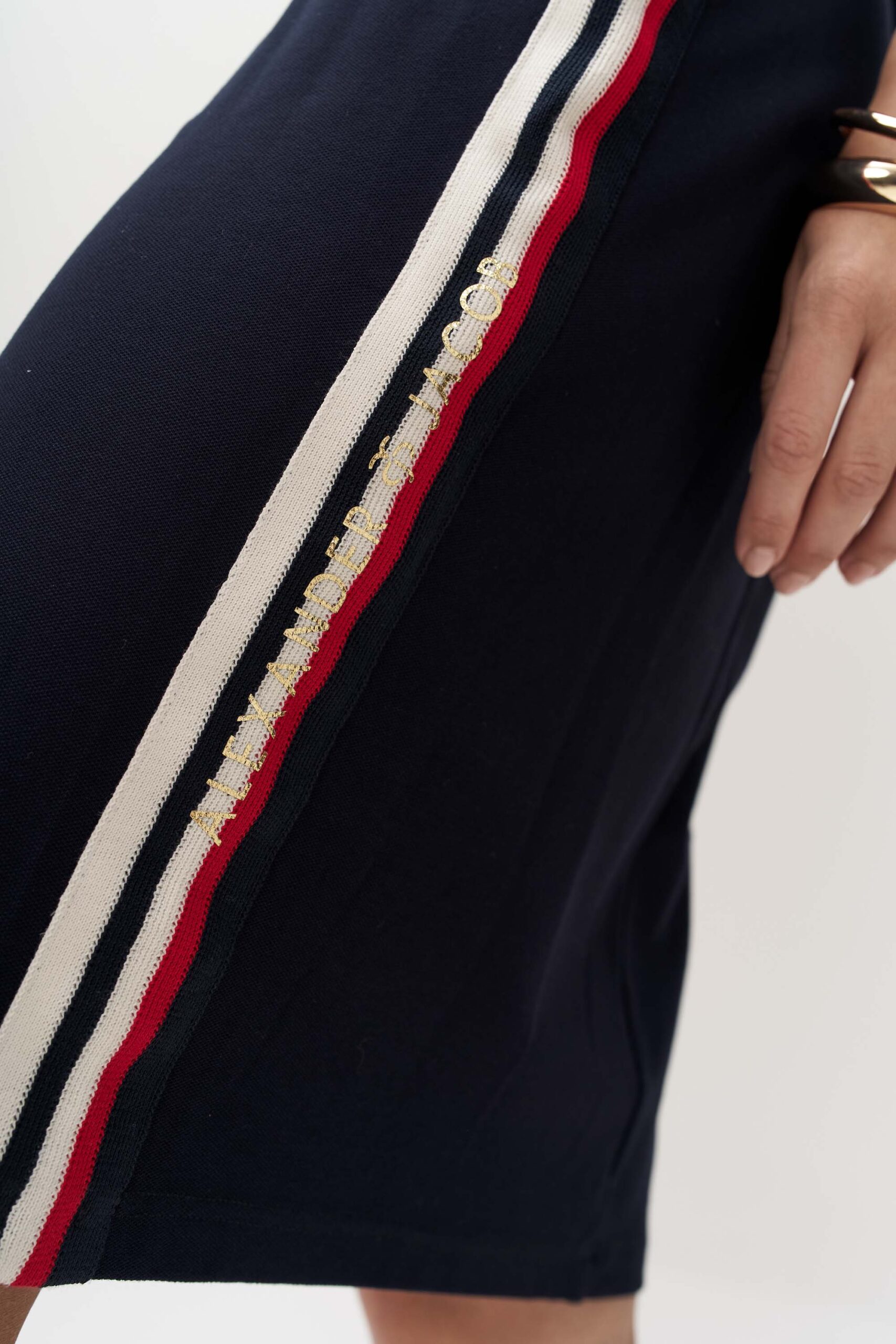 12968 Φόρεμα αμάνικο με τρίχρωμο ριπ (6)