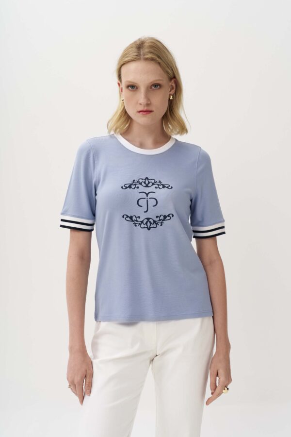 Μπλούζα με logo και ριπ