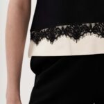 12993 Τοπ με contrast δαντέλα στο τελείωμα (3)