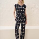 13042 Παντελόνι τύπωμα cube (1)