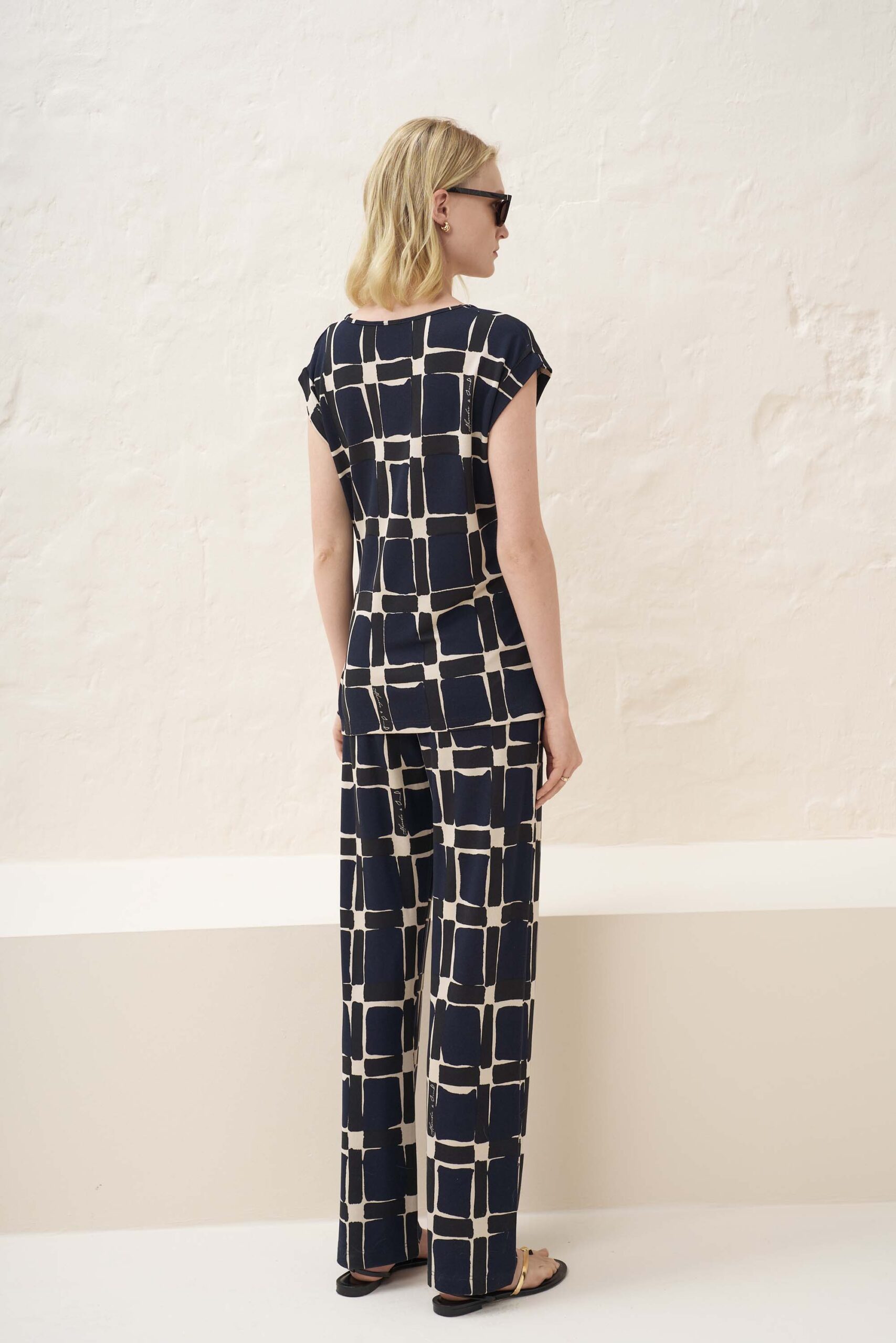 13042 Παντελόνι τύπωμα cube (5)