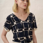 13043 Μπλούζα Ve τύπωμα cube (1)