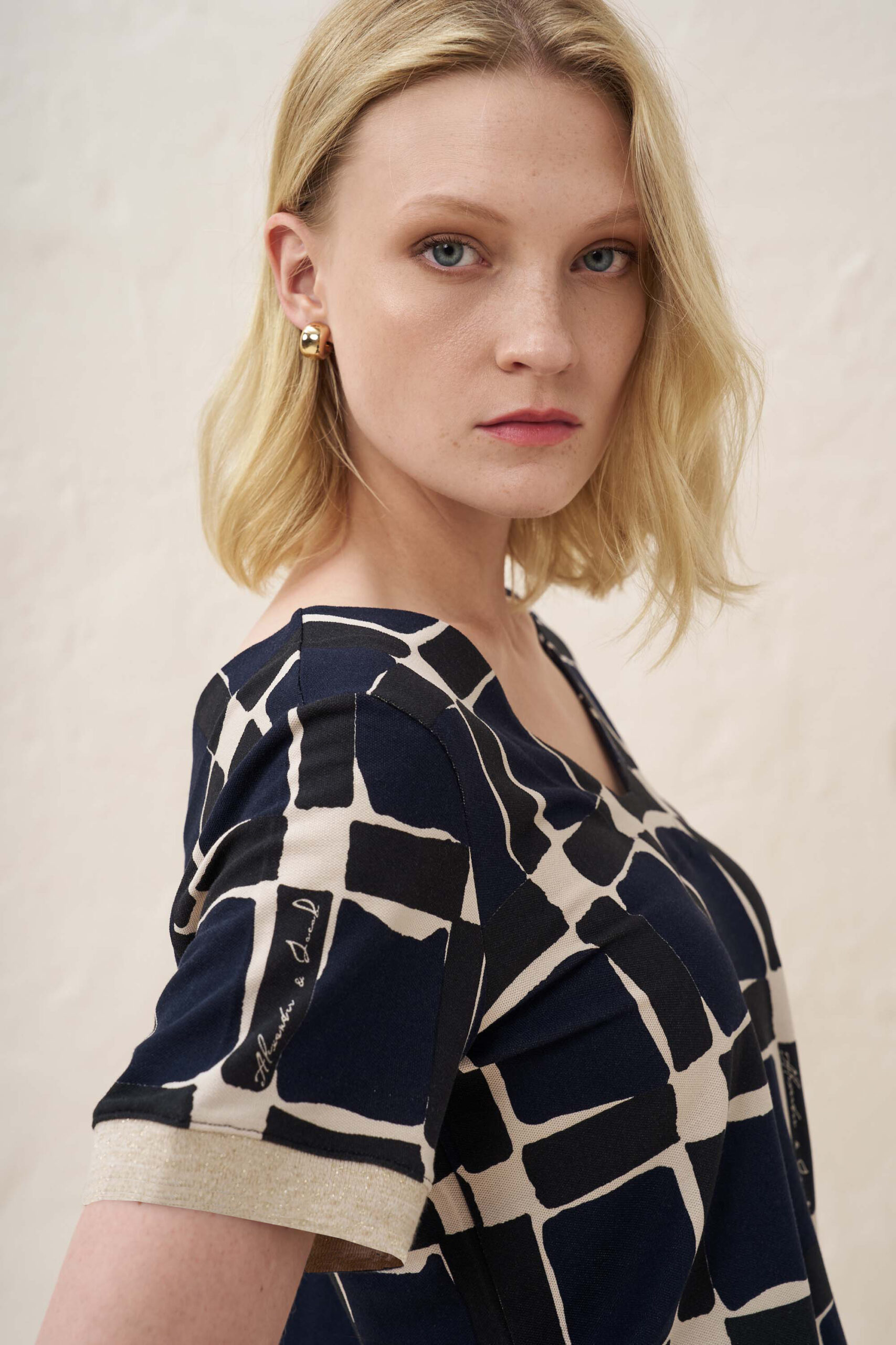 13043 Μπλούζα Ve τύπωμα cube (4)