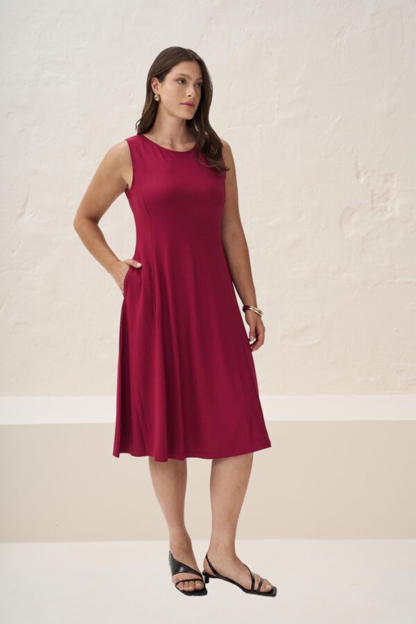 Klos dress with seams
