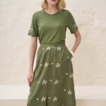 13008 Μπλούζα με κέντημα στο μανίκι (3)