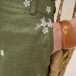 13012 Παντελόνι με κέντημα broderie (2)